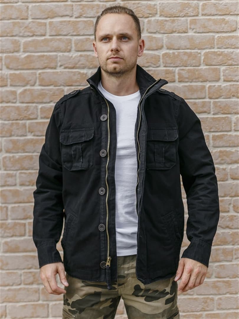   Commander black